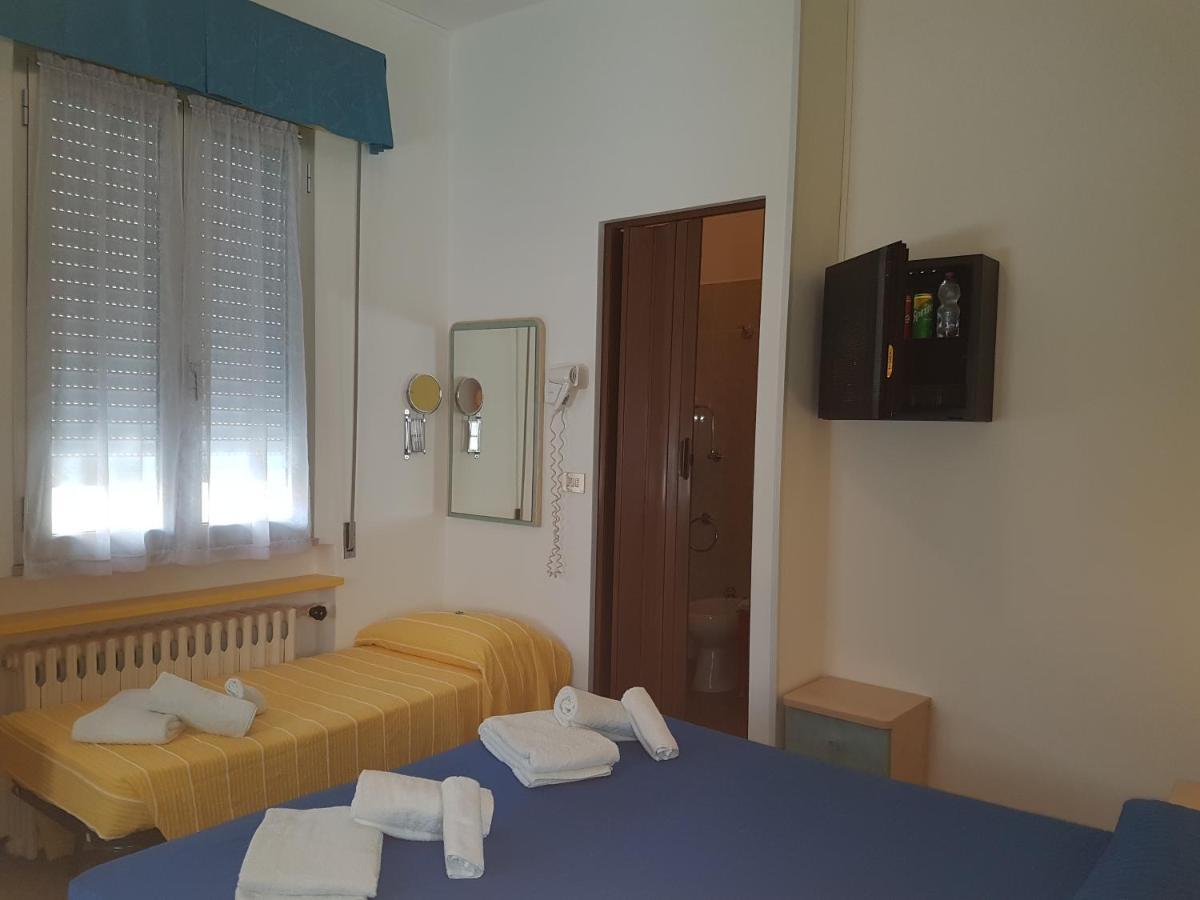 Hotel Villa Ersilia Rimini B&B Kültér fotó