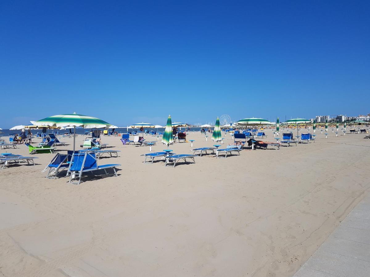 Hotel Villa Ersilia Rimini B&B Kültér fotó