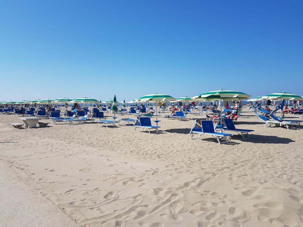 Hotel Villa Ersilia Rimini B&B Kültér fotó