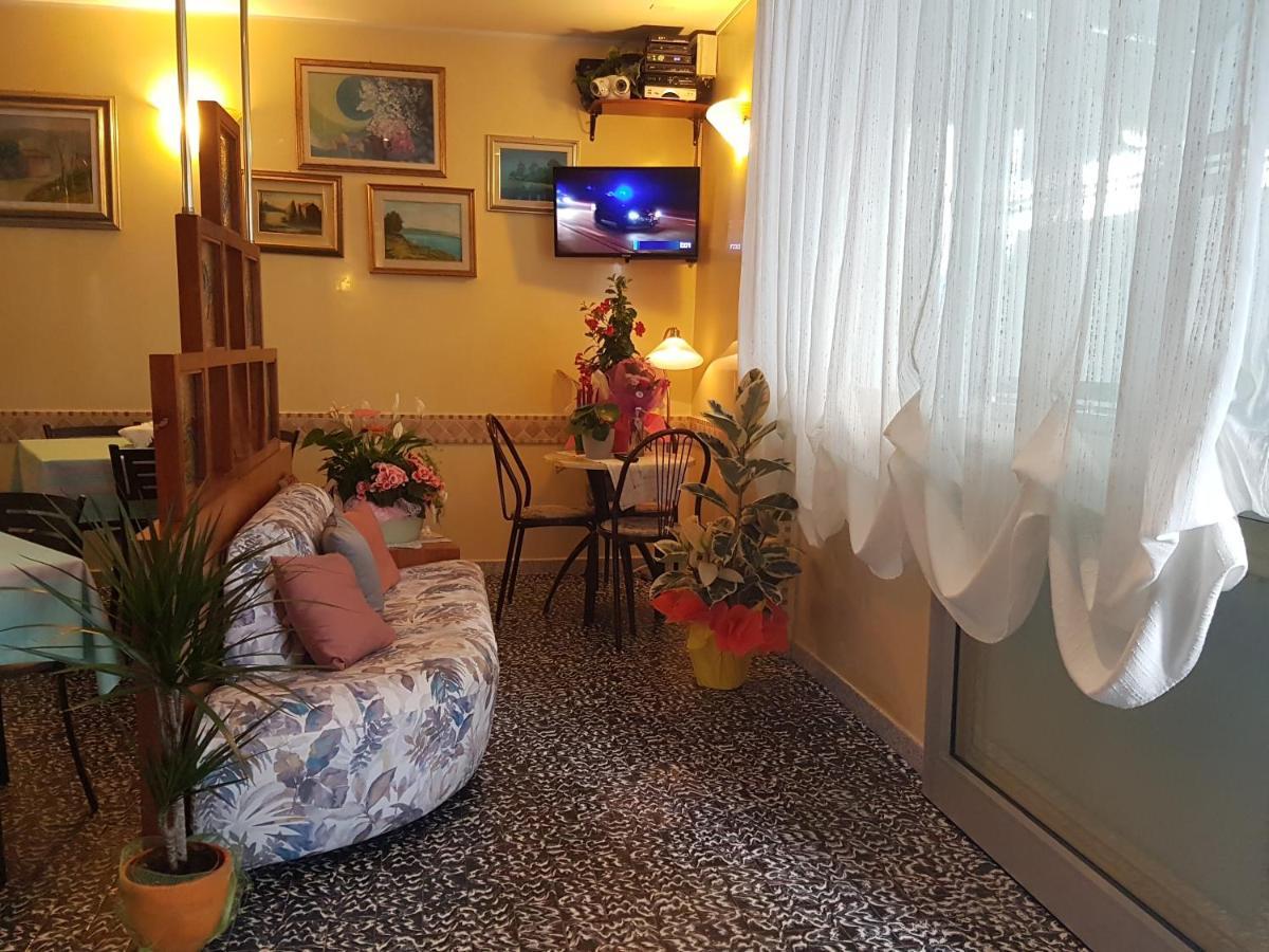 Hotel Villa Ersilia Rimini B&B Kültér fotó