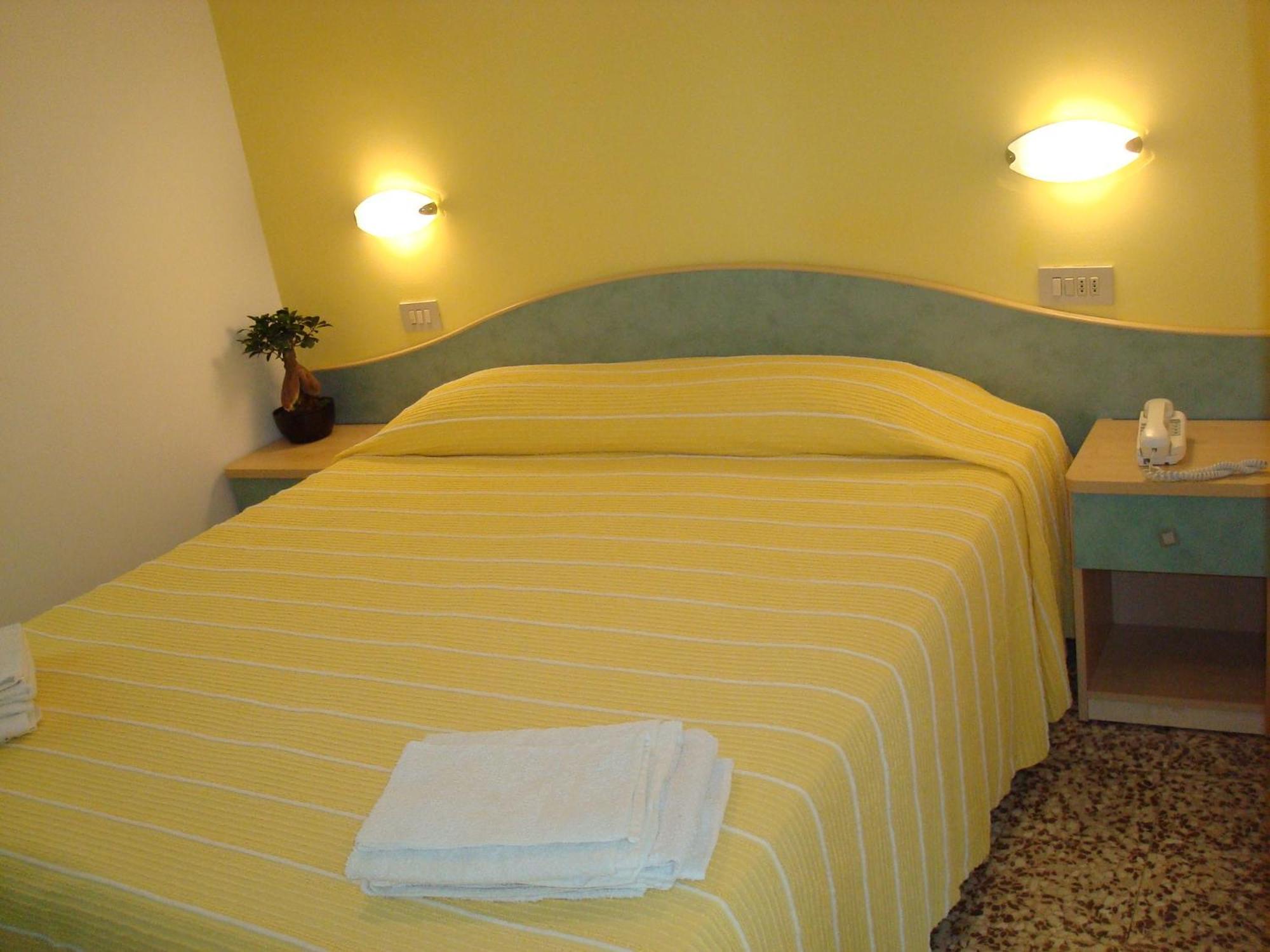 Hotel Villa Ersilia Rimini B&B Kültér fotó