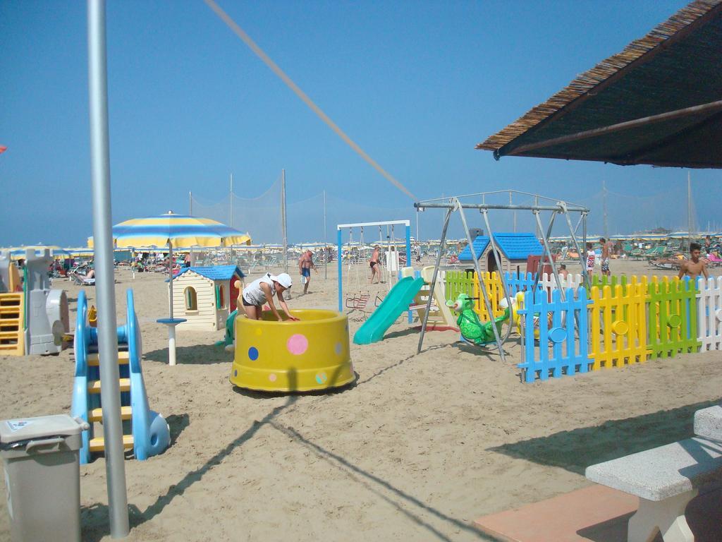 Hotel Villa Ersilia Rimini B&B Kültér fotó