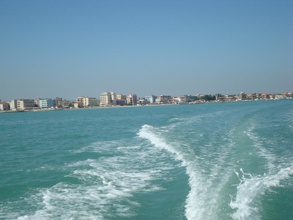 Hotel Villa Ersilia Rimini B&B Kültér fotó