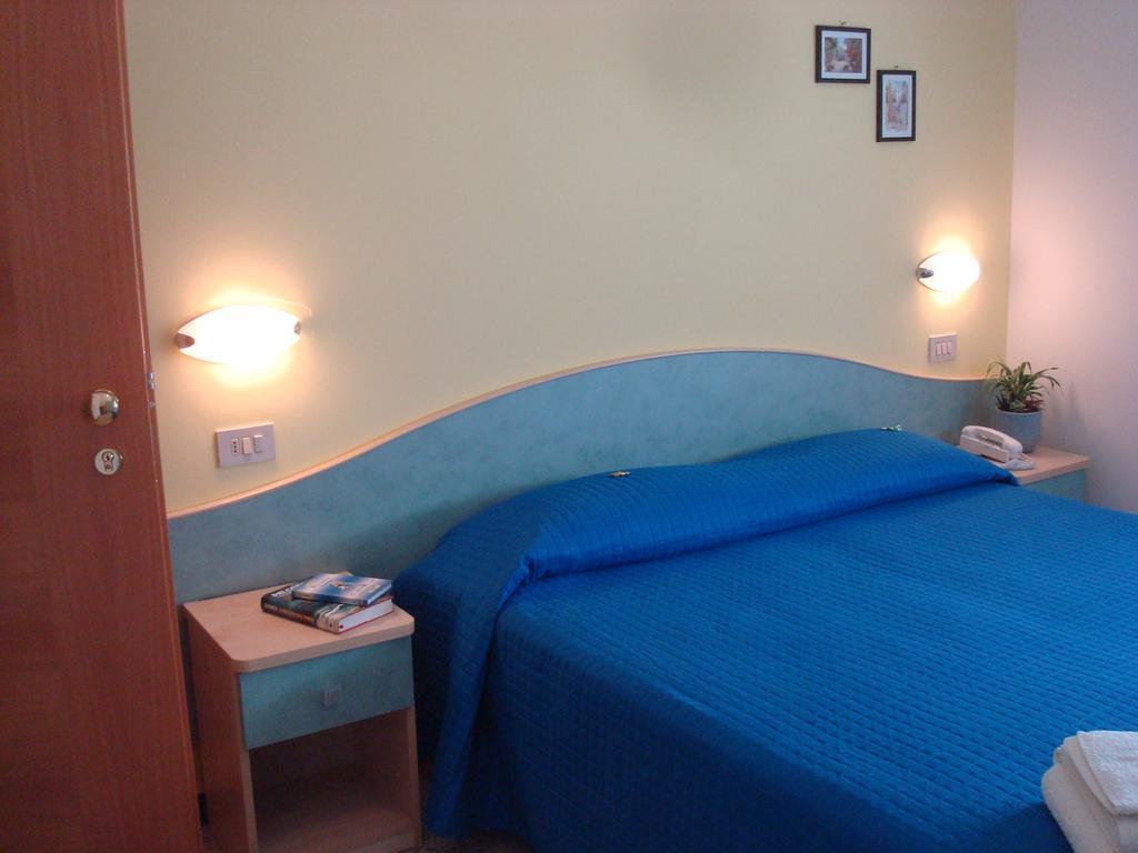 Hotel Villa Ersilia Rimini B&B Kültér fotó