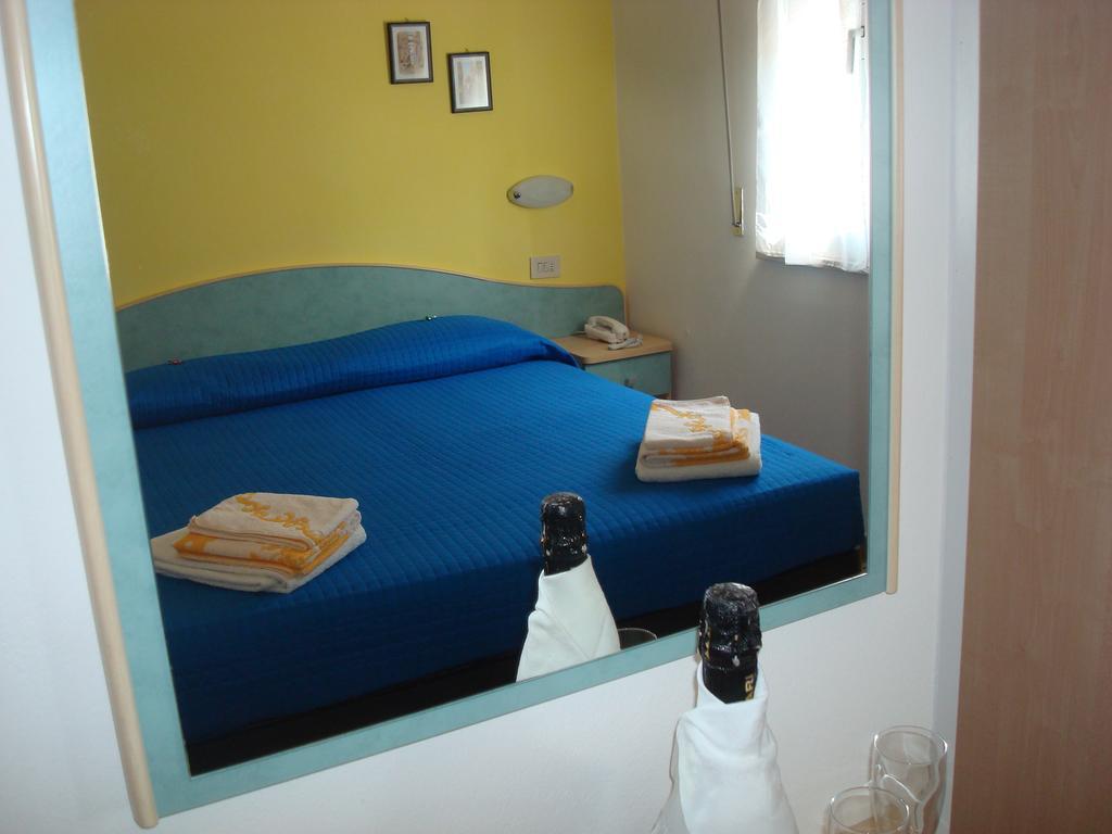 Hotel Villa Ersilia Rimini B&B Kültér fotó