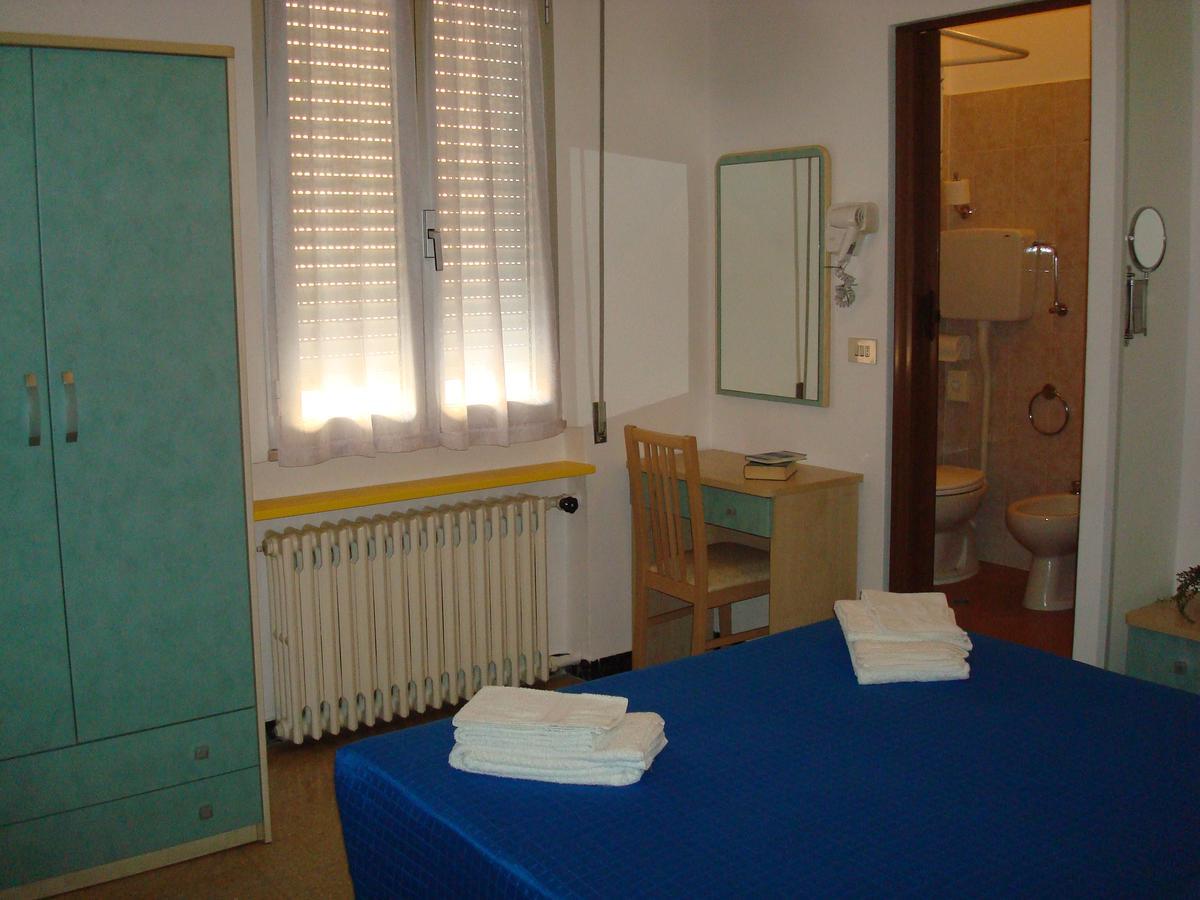 Hotel Villa Ersilia Rimini B&B Kültér fotó