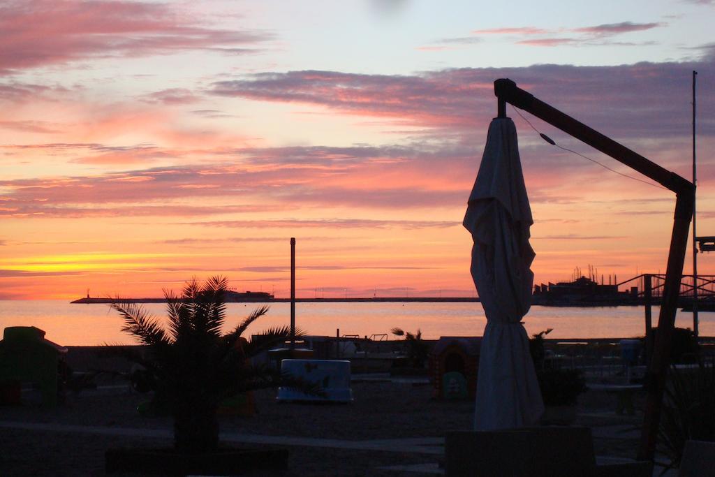 Hotel Villa Ersilia Rimini B&B Kültér fotó